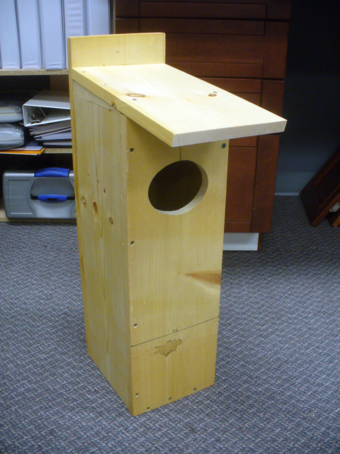 Duck nesting box