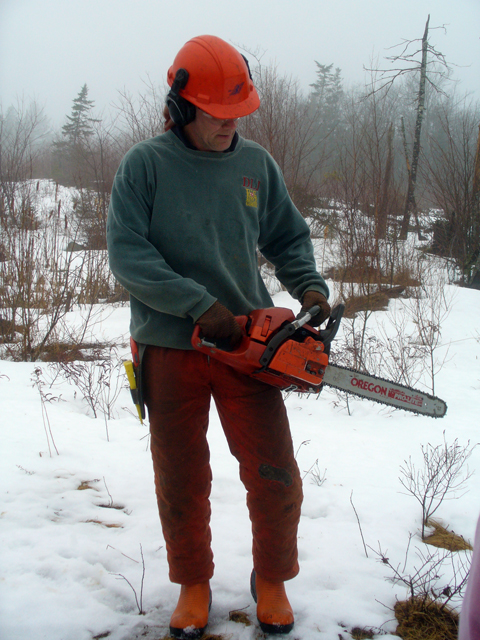 Chainsaw starting techniques