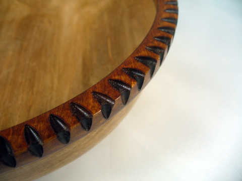 Peyoke Bowl With A Notched Rim