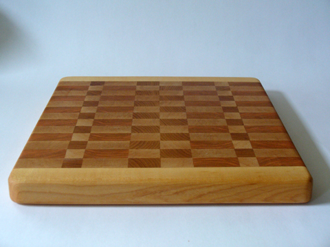 A Spagnuolo-Style Cutting Board