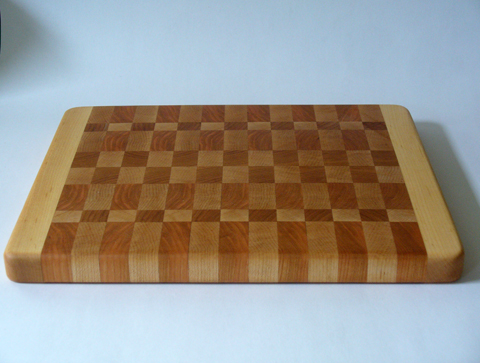 A Spagnuolo-Style Cutting Board