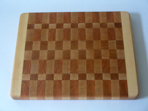 A Spagnuolo-Style Cutting Board
