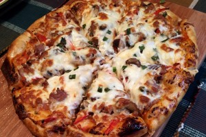 Saus-quatch Pizza